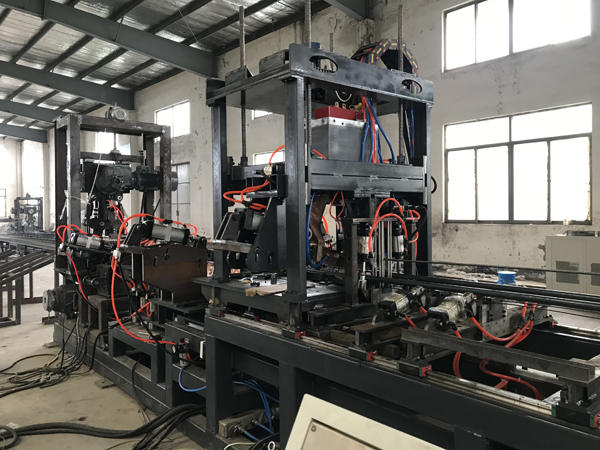 IVC3可编程控制器PLC在桁架焊接设备上的应用