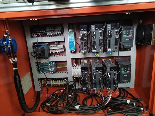 英威腾系统解决方案在双工位鞋底磨边机上的应用