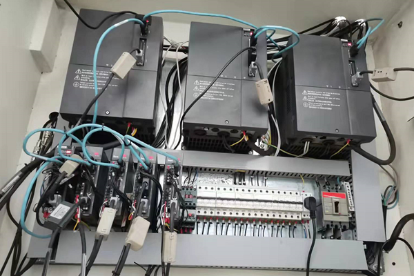 英威腾AX71+DA200方案在单线切割机上的应用